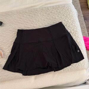 lululemon athletica Black Skirt size 8